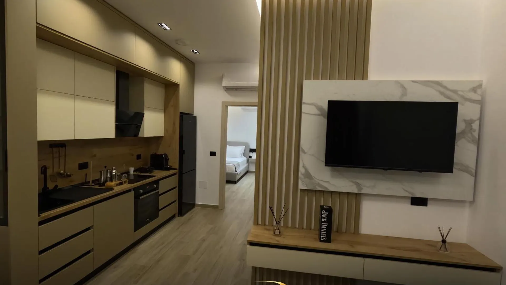 Villa Guesthouse Albion Лежа