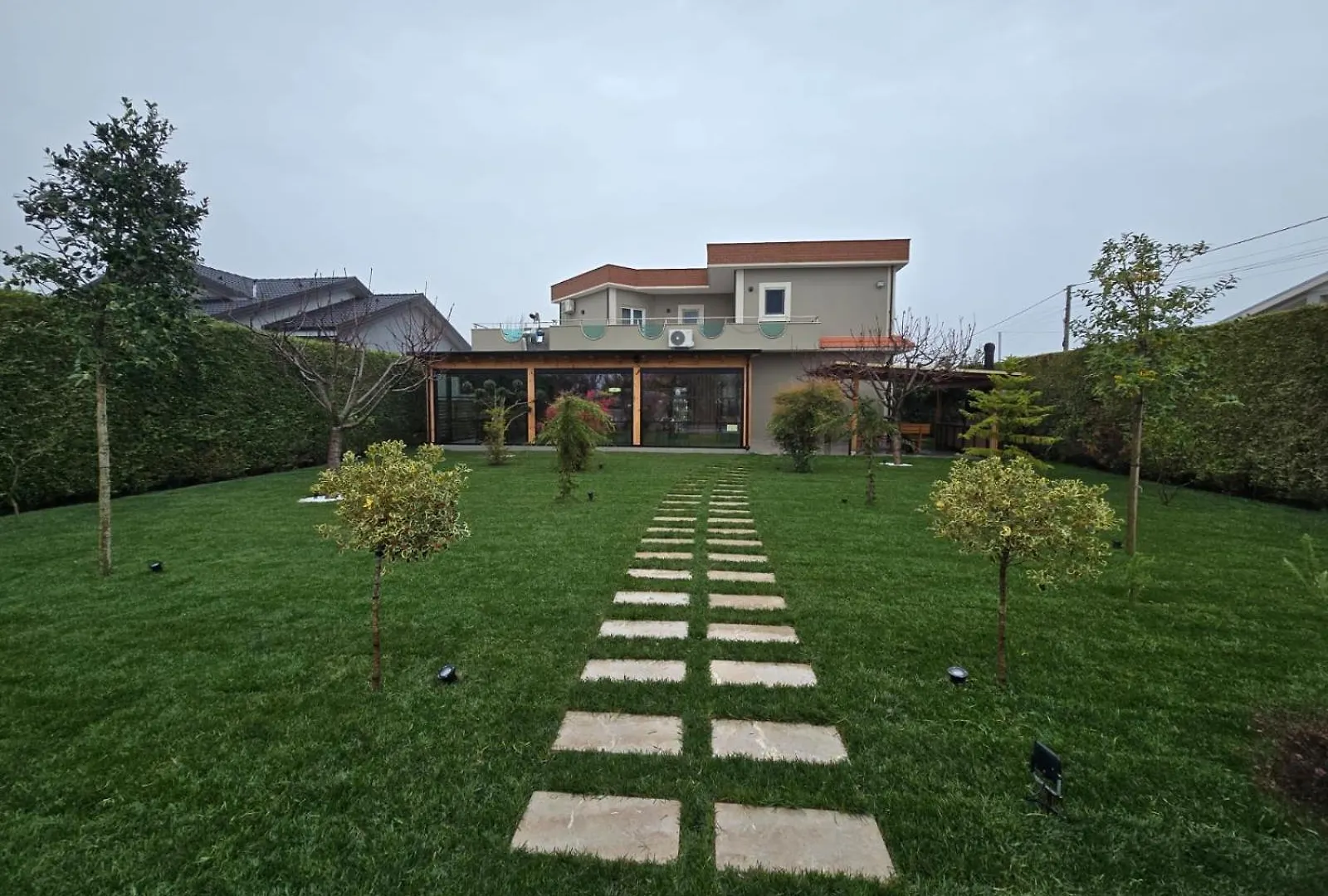 Villa Guesthouse Albion Лежа